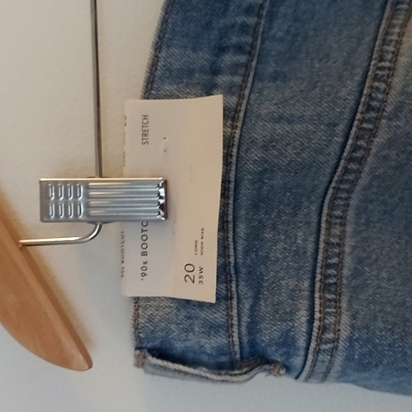 NWT American Eagle 90s Bootcut Jeans Cropped Medium Wash Size 20 - Picture 3 of 9